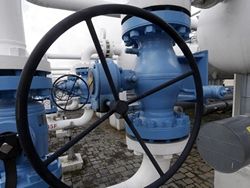Газпром призывают прекратить поставки в Европу